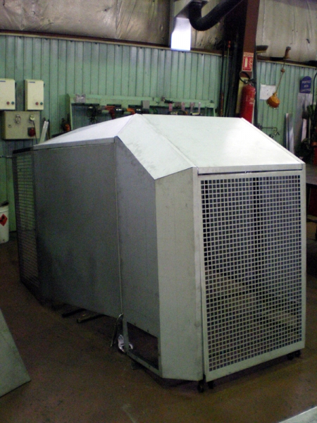 FRACHON-capotage-moteur-engin